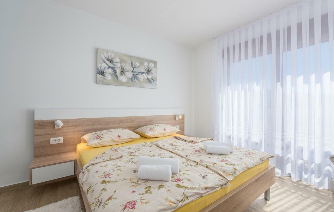 Apartments Hana In Фунтана Екстер'єр фото