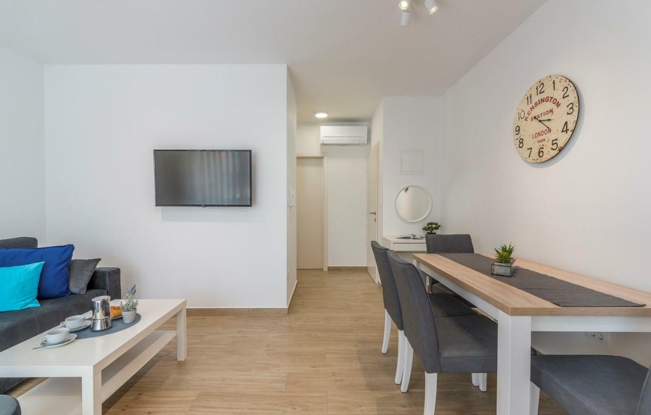 Apartments Hana In Фунтана Екстер'єр фото