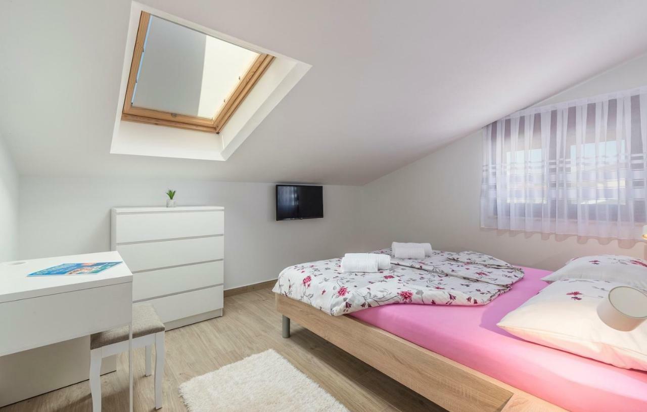 Apartments Hana In Фунтана Екстер'єр фото